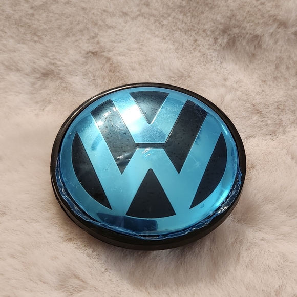 Volkswagon Other Volkswagen Wheel Center Caps 2 Silver And Black